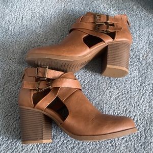 Brown boots, like new